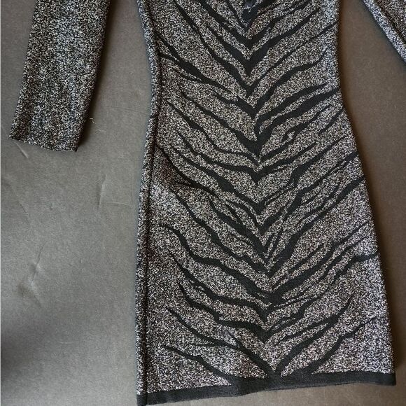 Express Tight Print sparkle dress - Picture 6 of 7
